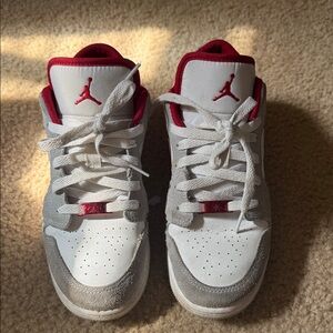 Kids Jordan 1 low SE Sneakers